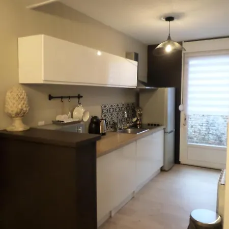 Πανσιόν La Cabane D'Ana *